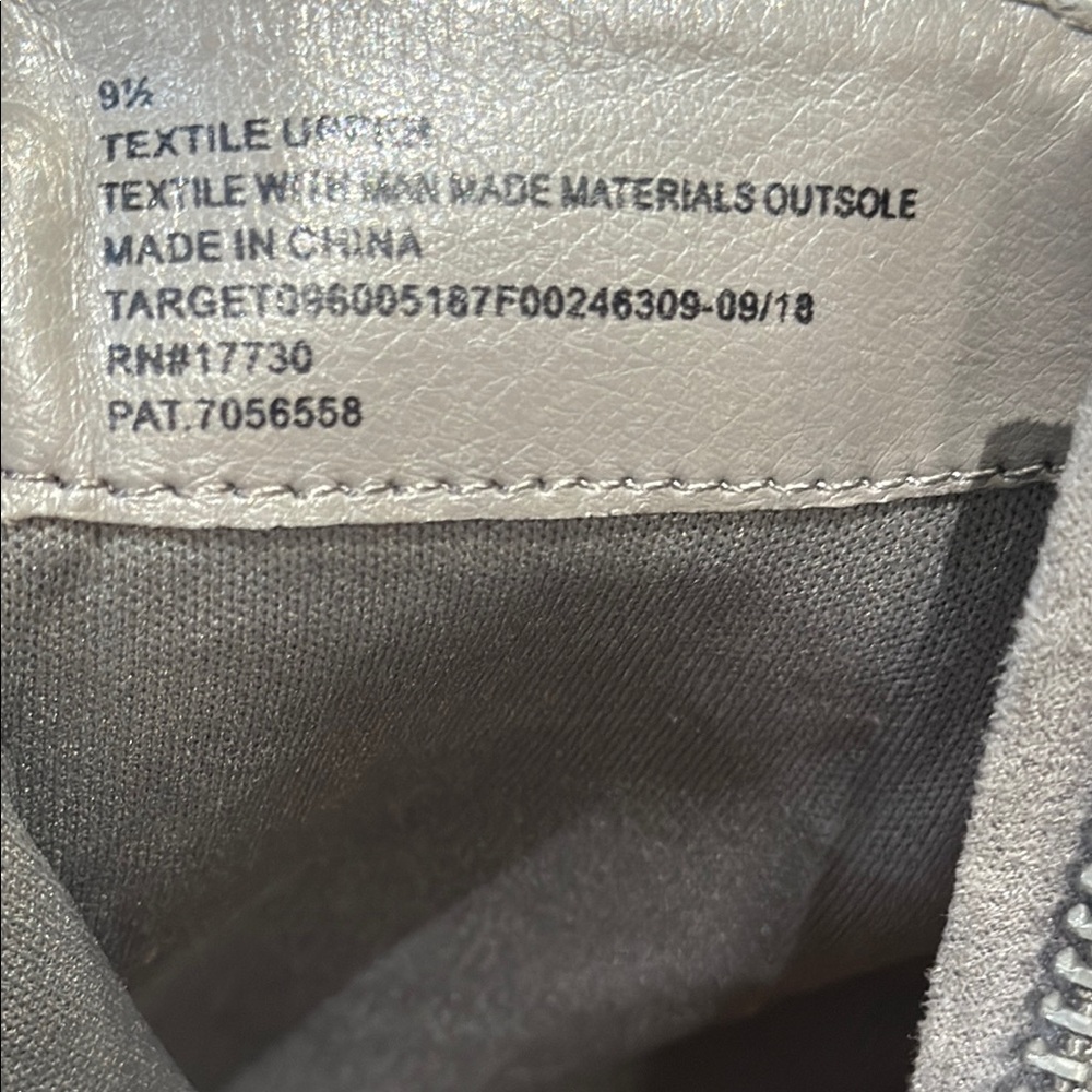 Universal Thread Gray Sneakers With Minimalist De… - image 7